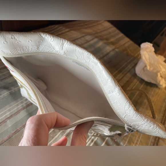 Carlos Falchi’s Rare Vintage White Leather Patchwork Fish Crossbody Bag - Picture 7 of 12